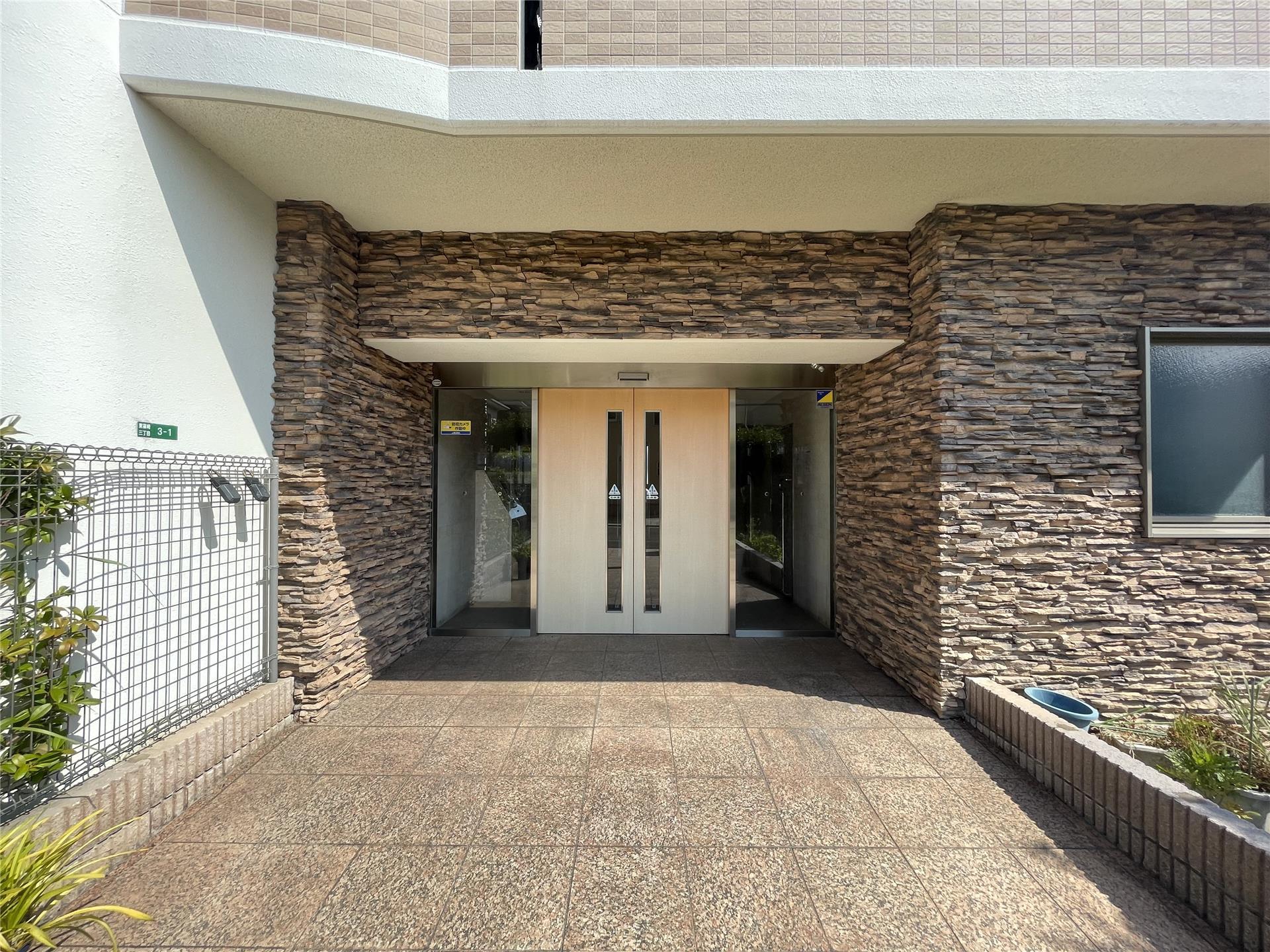 建物エントランス