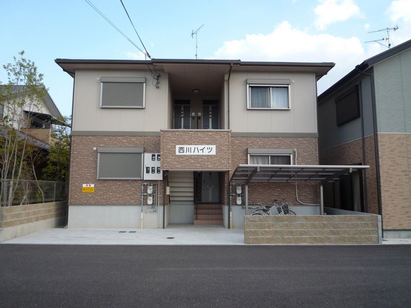 JR山陽本線加古川駅2階建築18年の外観