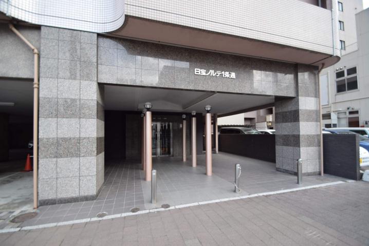 建物エントランス