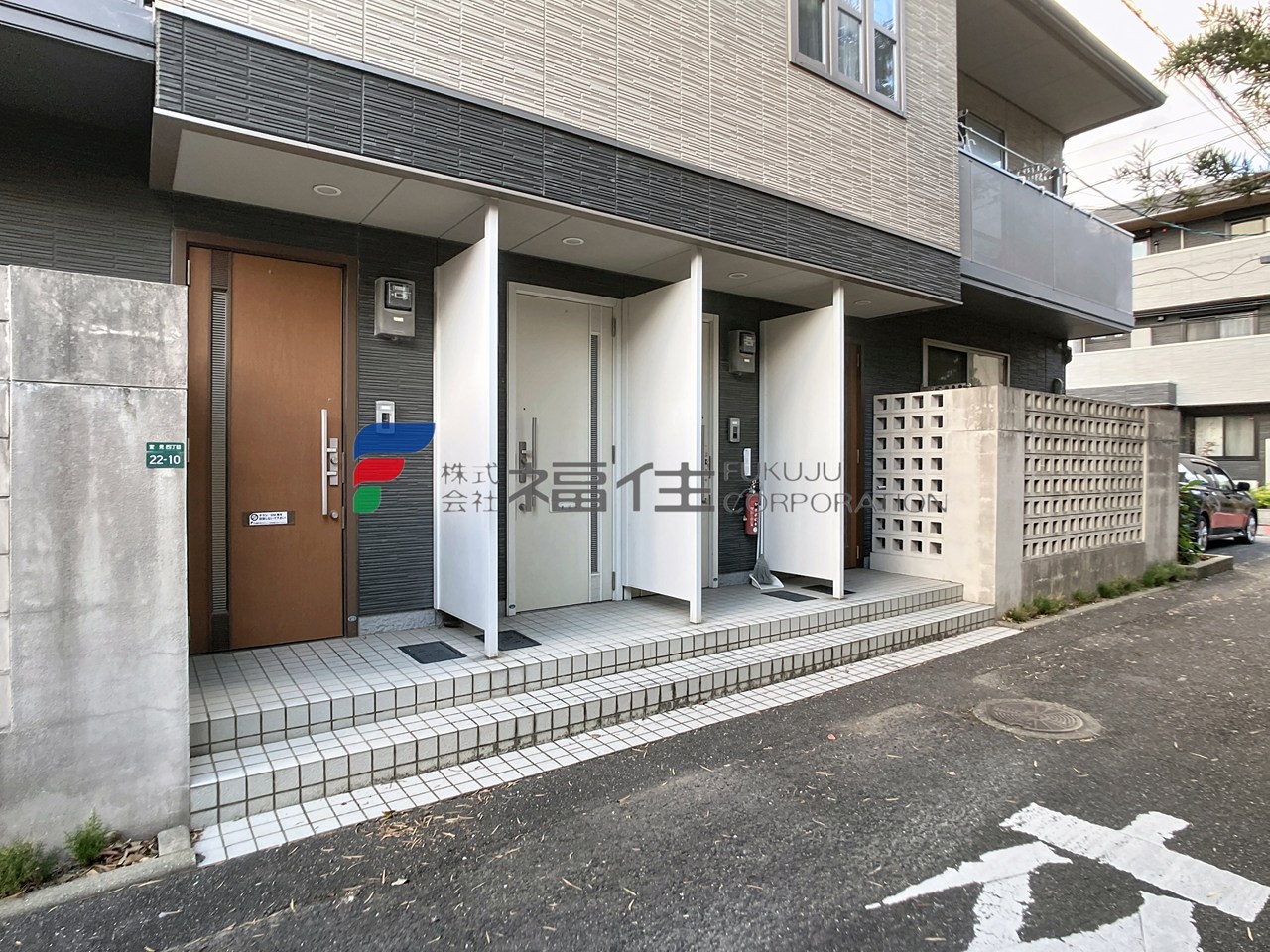 建物エントランス