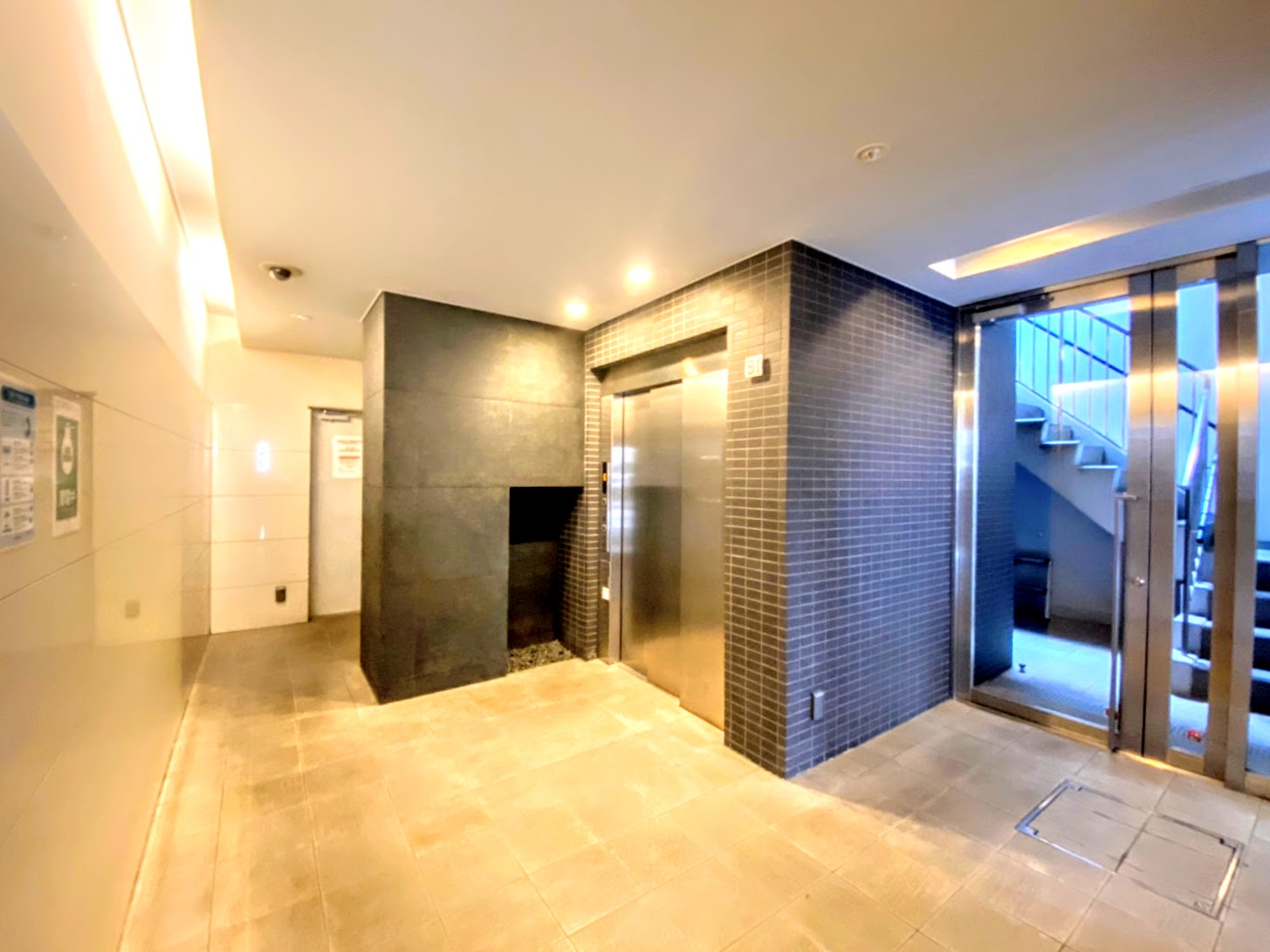 建物エントランス