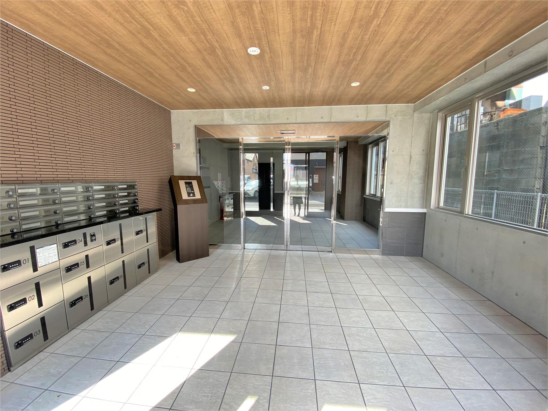 建物エントランス