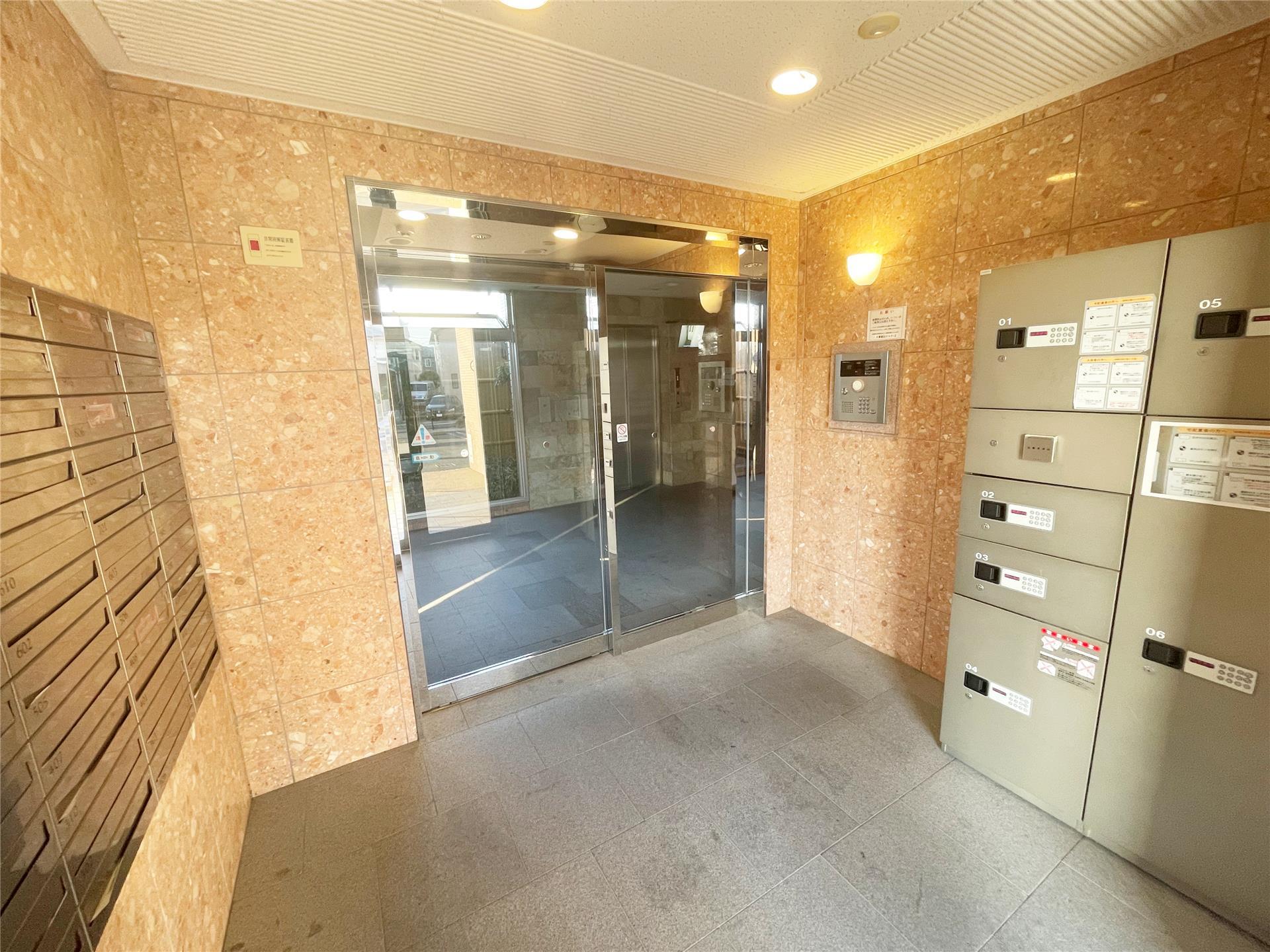 建物エントランス