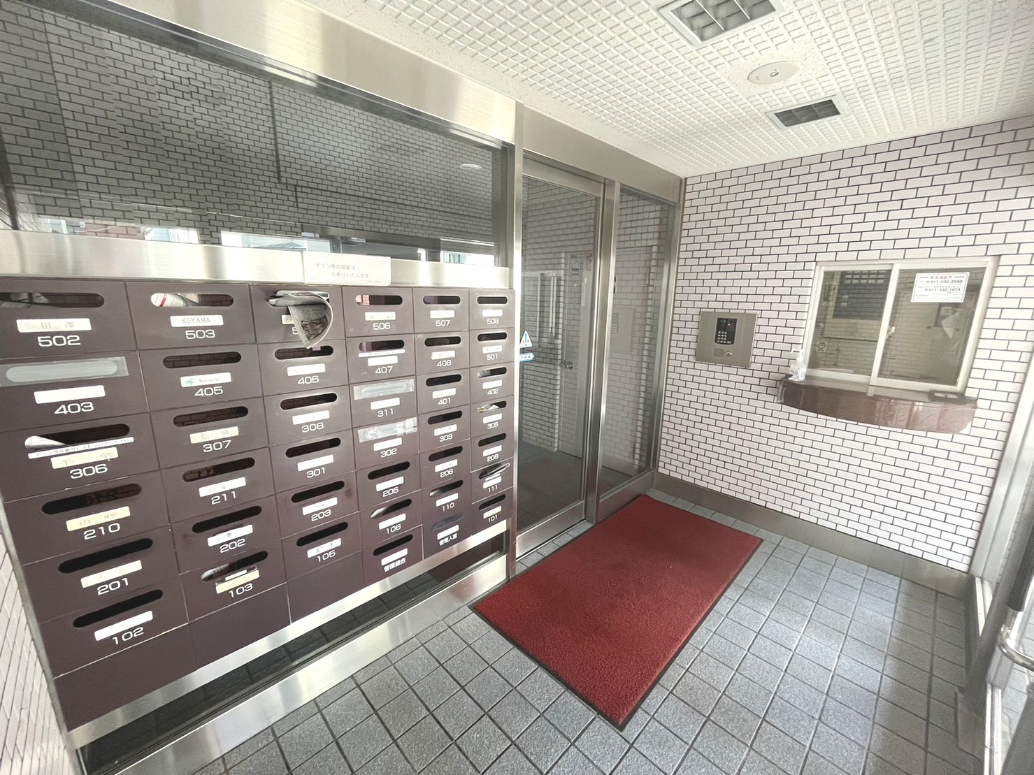 建物エントランス