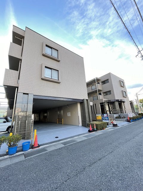 グローリー甲子園の外観