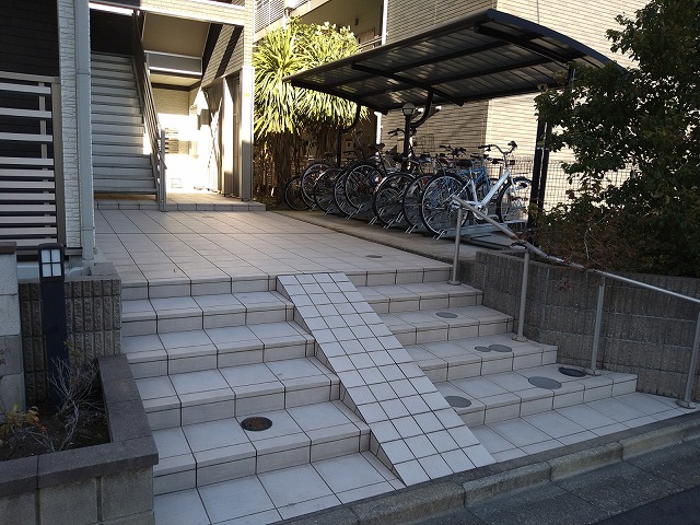 建物エントランス