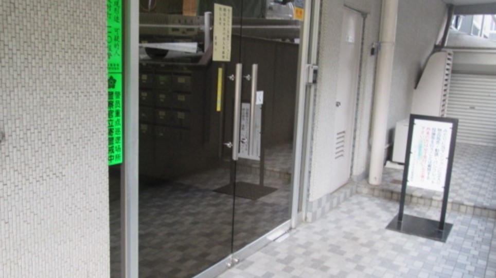 建物エントランス