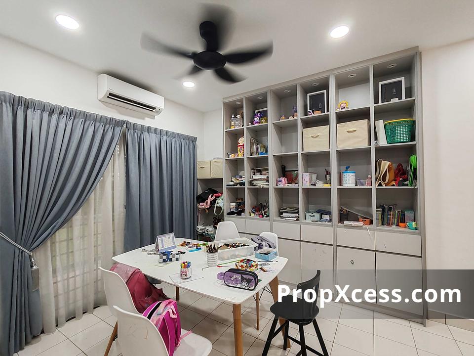 4-Bedroom Terrace / Link for sale in Puchong, Selangor