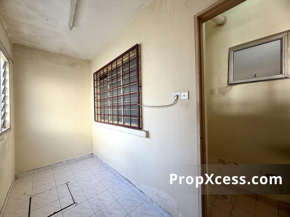 4-Bedroom Terrace / Link for sale in Selangor photo 7