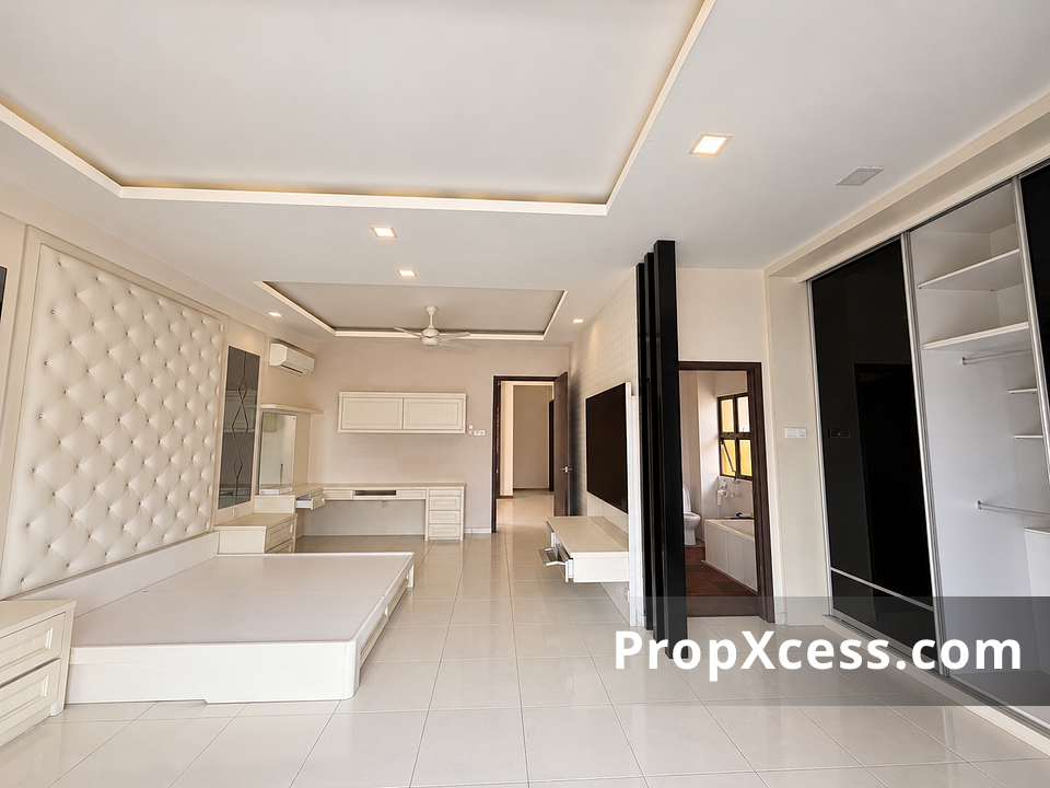 5-Bedroom Semi-Detached for sale in Johor photo 5