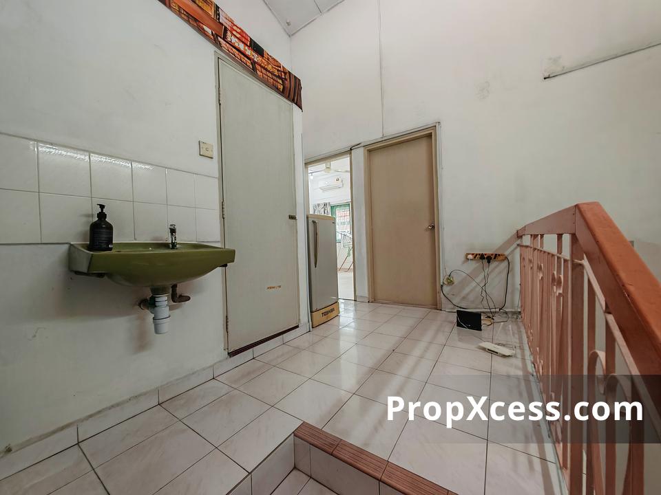 7-Bedroom Terrace / Link for sale in Petaling Jaya, Selangor photo 4