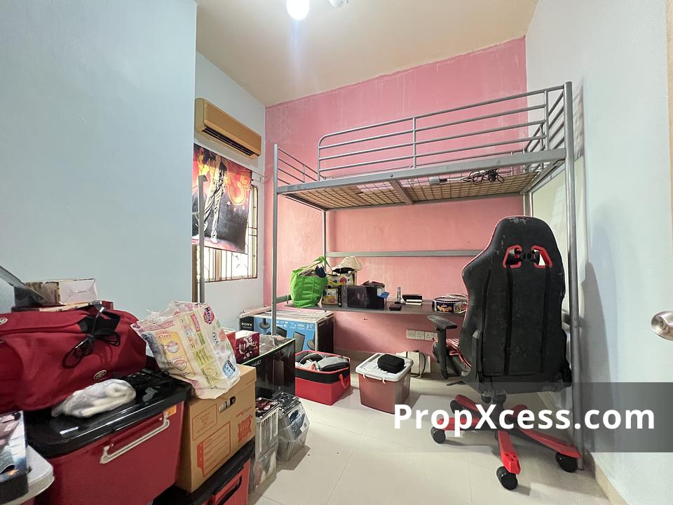 4-Bedroom Terrace / Link for sale in Selangor photo 5