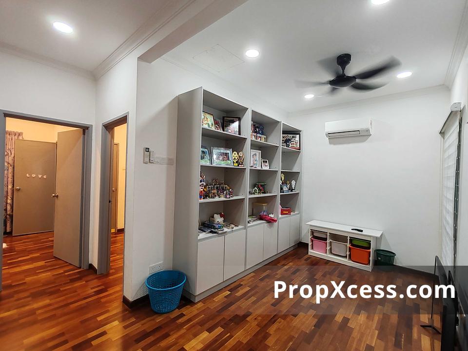 4-Bedroom Terrace / Link for sale in Puchong, Selangor