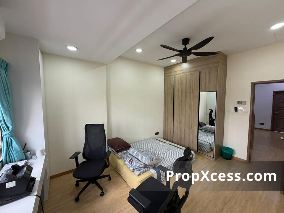 5-Bedroom Terrace / Link for sale in Kuala Lumpur photo 7