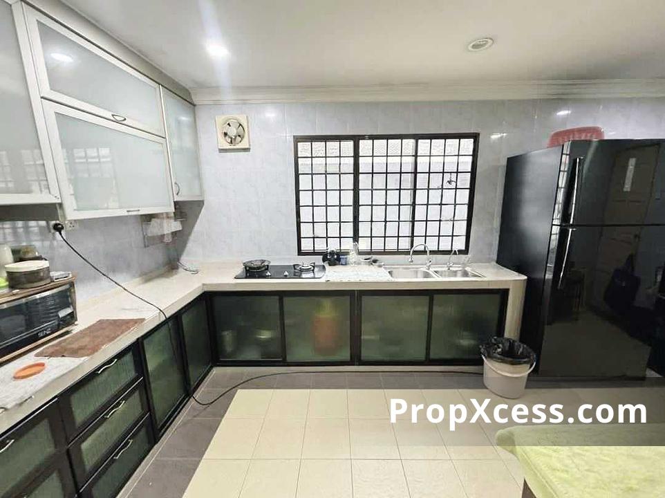3-Bedroom Terrace / Link for sale in Johor Bahru, Johor photo 3