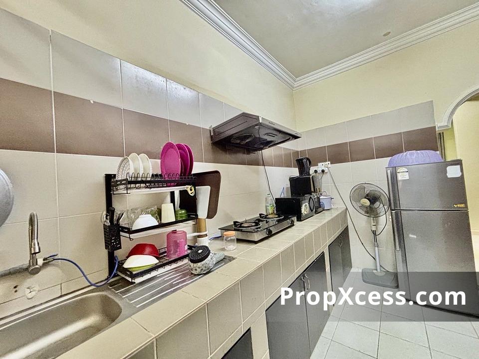 4-Bedroom Terrace / Link for sale in Kelantan photo 4