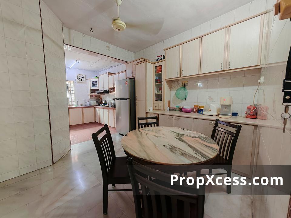 7-Bedroom Terrace / Link for sale in Petaling Jaya, Selangor photo 10
