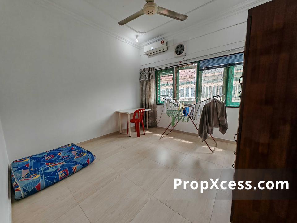 7-Bedroom Terrace / Link for sale in Petaling Jaya, Selangor photo 2
