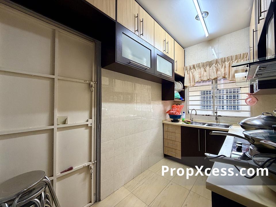 4-Bedroom Terrace / Link for sale in Selangor photo 7