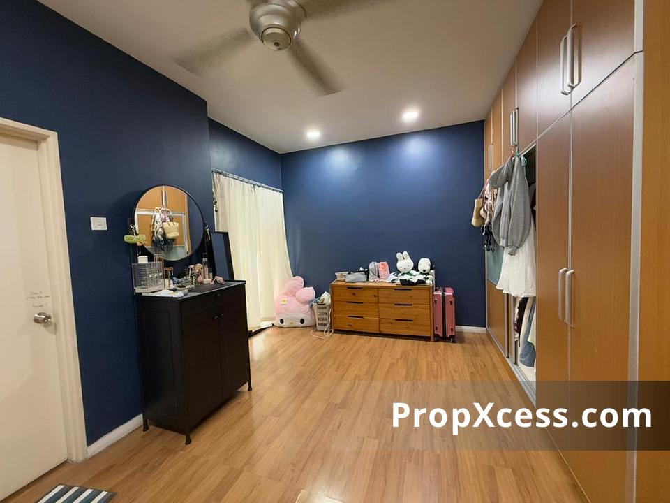 5-Bedroom Terrace / Link for sale in Kuala Lumpur photo 2