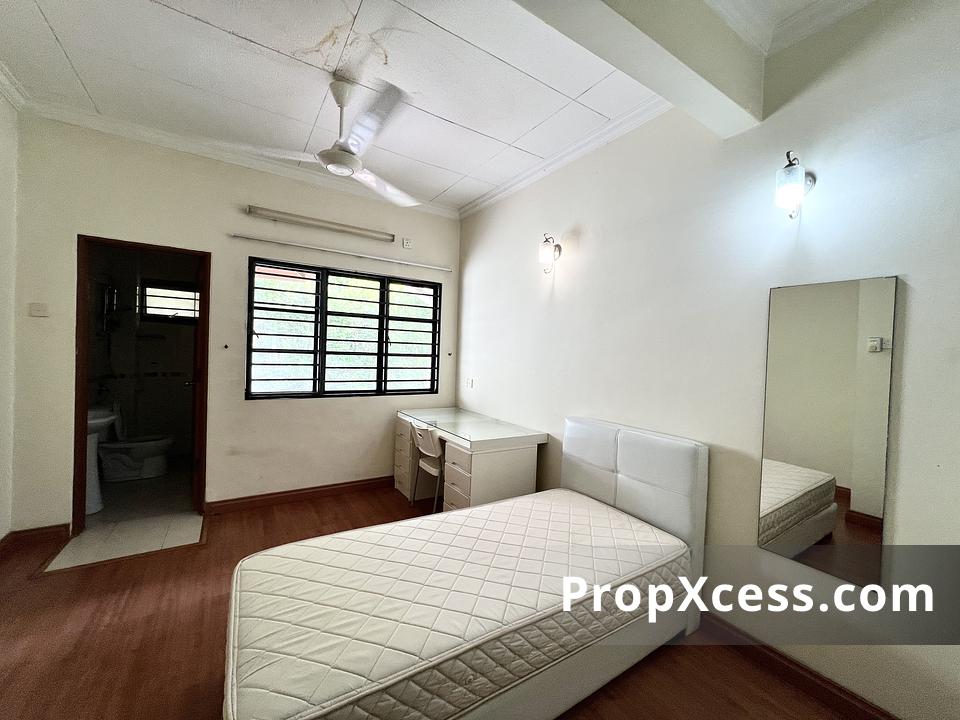 4-Bedroom Terrace / Link for sale in Selangor photo 10