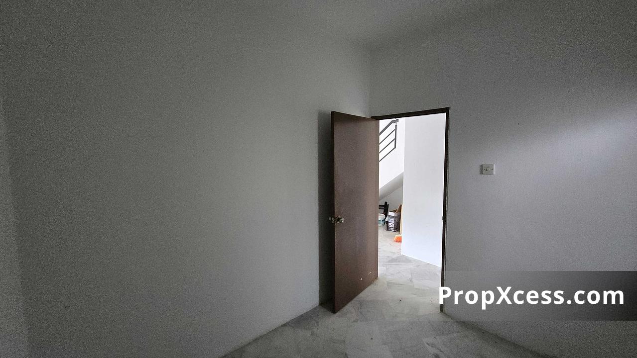 4-Bedroom Terrace / Link for sale in Selangor photo 7