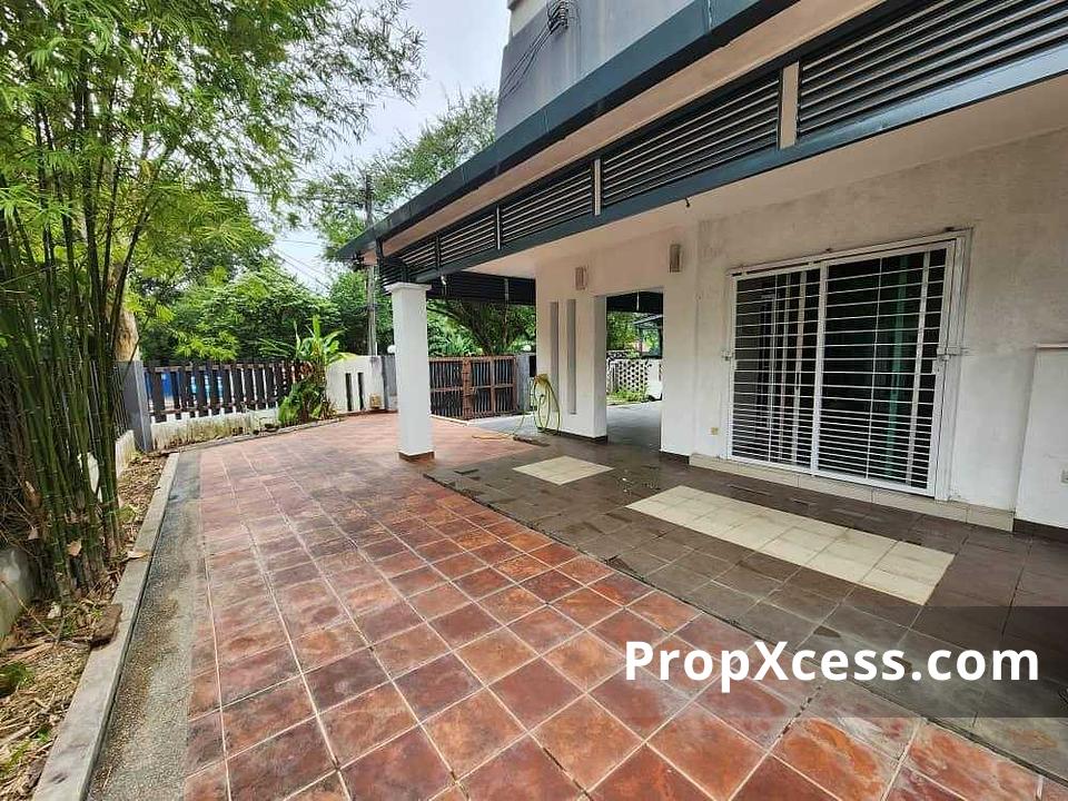 5-Bedroom Terrace / Link for sale in Kuala Lumpur photo 2