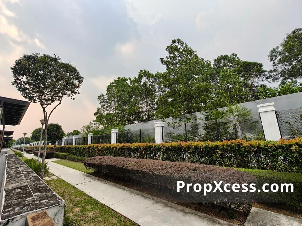 4-Bedroom Terrace / Link for sale in Johor photo 9