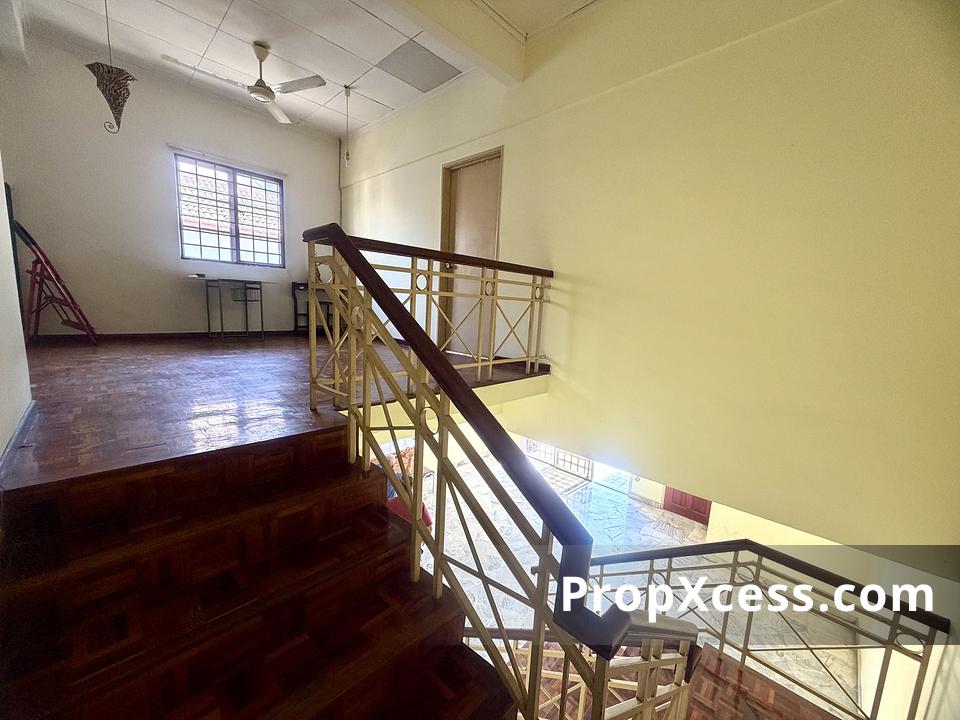 4-Bedroom Terrace / Link for sale in Selangor photo 8
