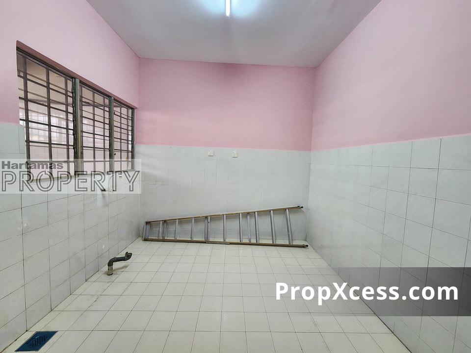 4-Bedroom Terrace / Link for rent in Bandar Utama, Petaling Jaya, Selangor