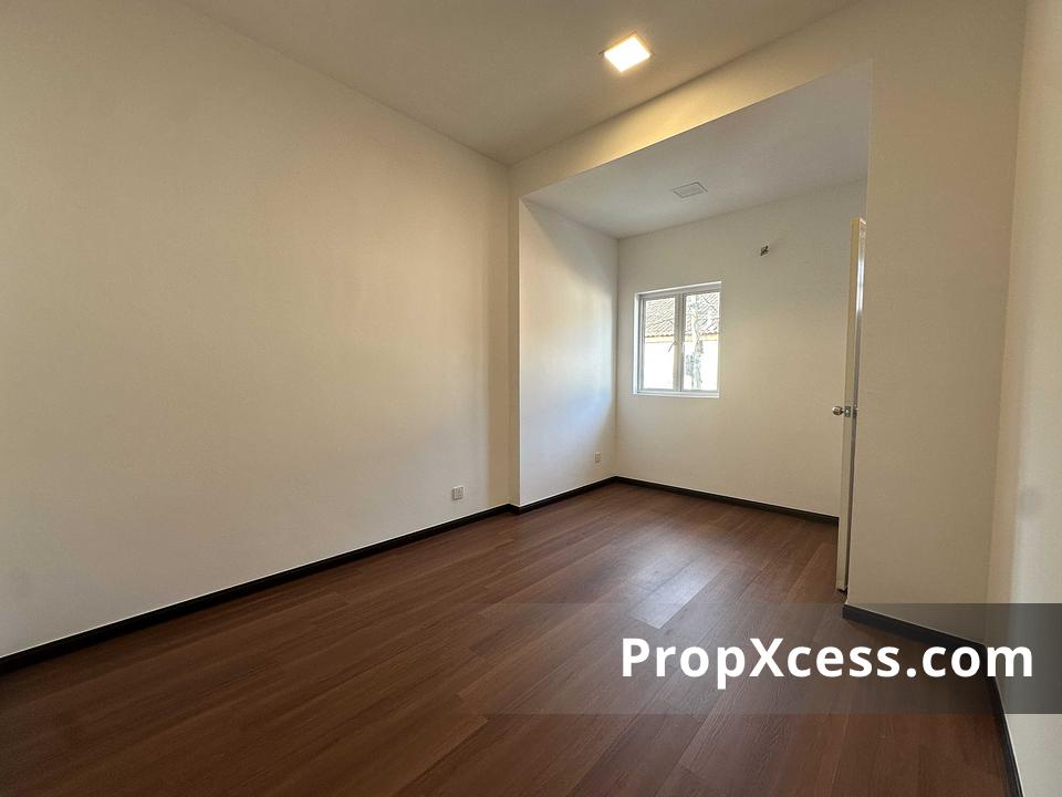 4-Bedroom Terrace / Link for sale in Selangor photo 4