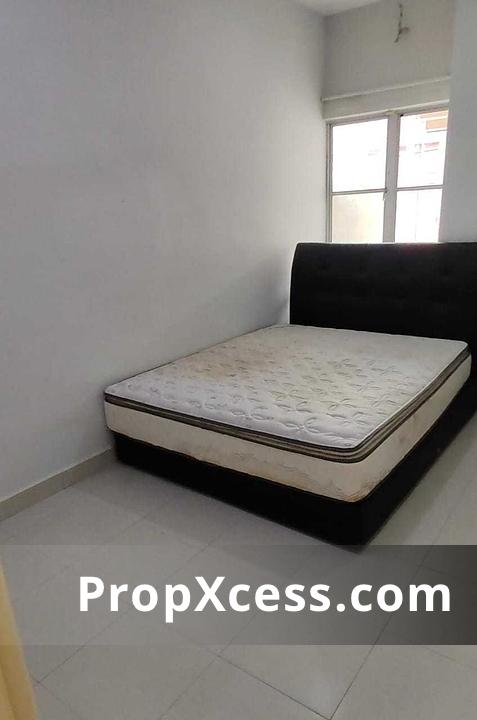 4-Bedroom Terrace / Link for sale in Seri Kembangan (Serdang), Selangor photo 8