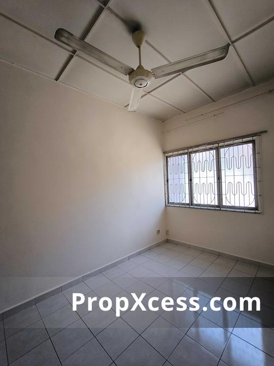 5-Bedroom Terrace / Link for sale in Petaling Jaya, Selangor photo 5
