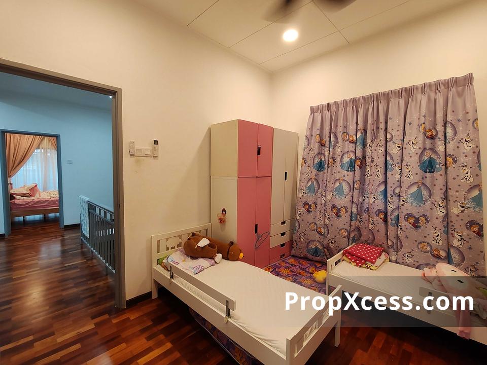 4-Bedroom Terrace / Link for sale in Puchong, Selangor