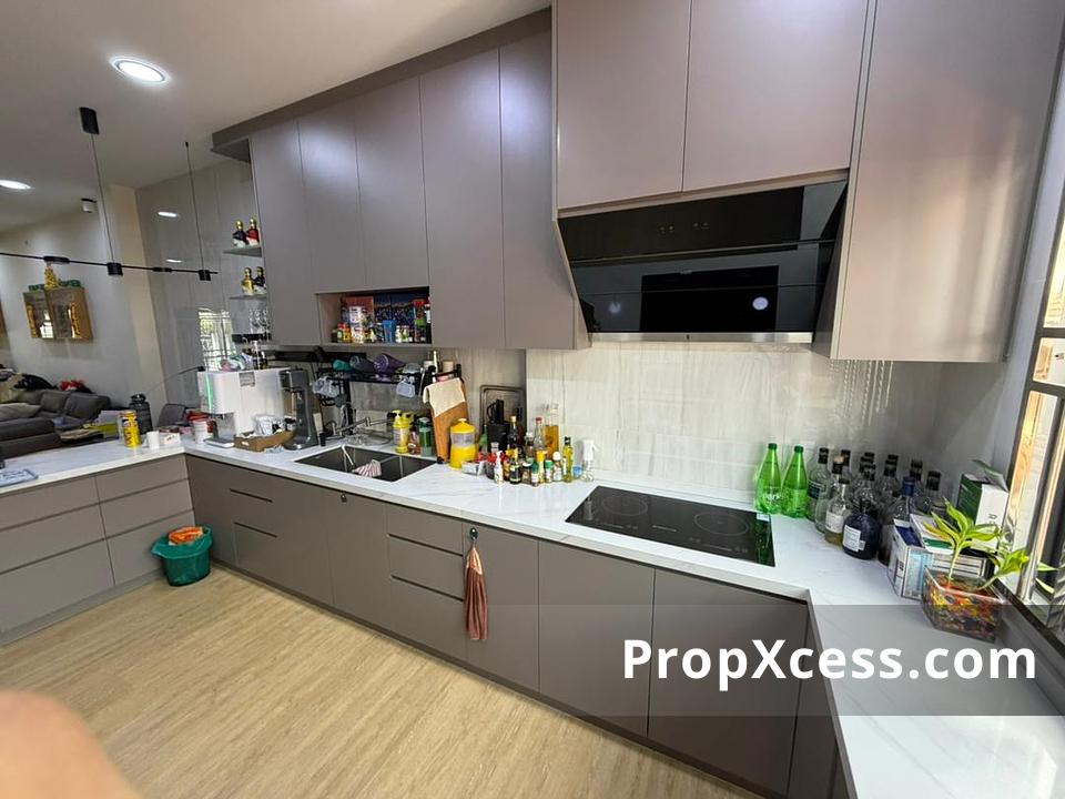 5-Bedroom Terrace / Link for sale in Kuala Lumpur photo 3