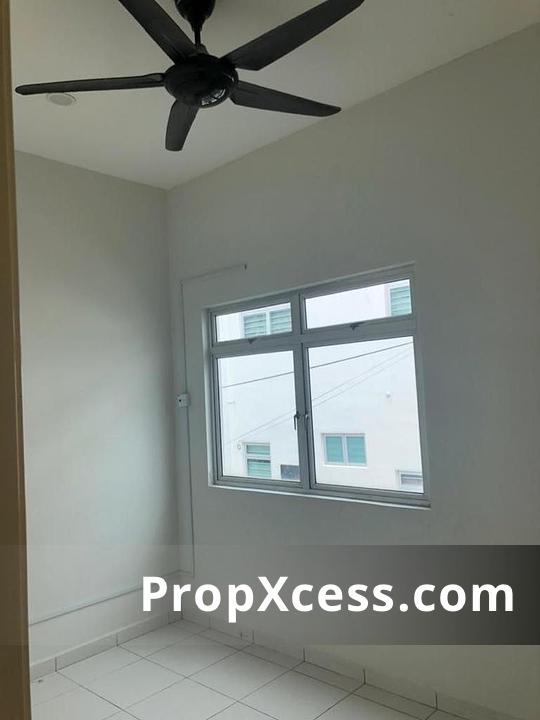 4-Bedroom Terrace / Link for sale in Johor photo 11