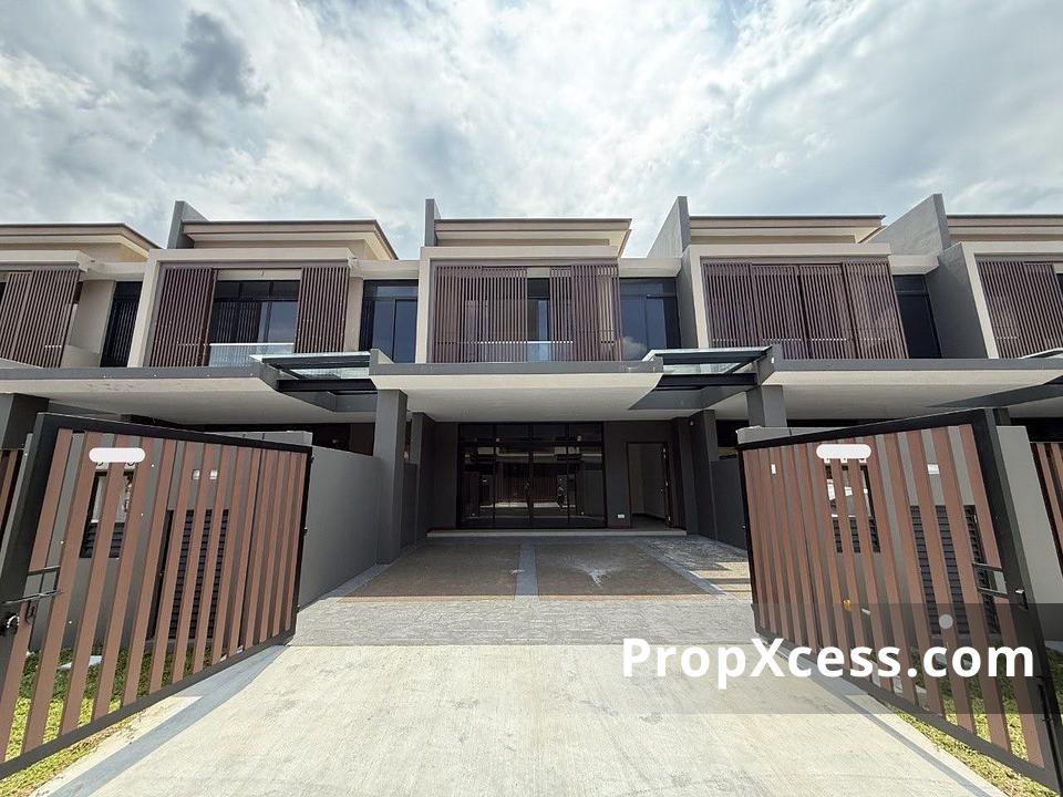 4-Bedroom Terrace / Link for sale in Iskandar Puteri, Johor