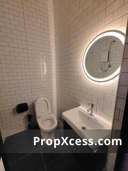 10-Bedroom Terrace / Link for sale in Johor Bahru, Johor photo 3
