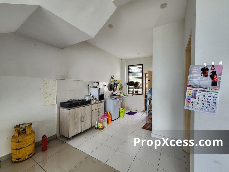 4-Bedroom Terrace / Link for sale in Johor photo 12