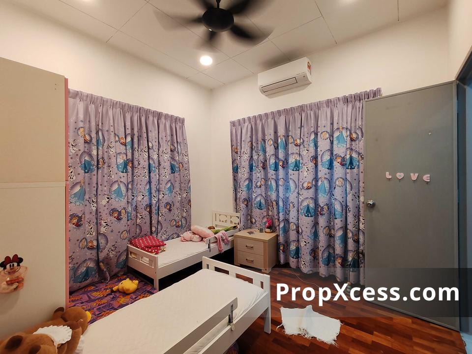 4-Bedroom Terrace / Link for sale in Puchong, Selangor