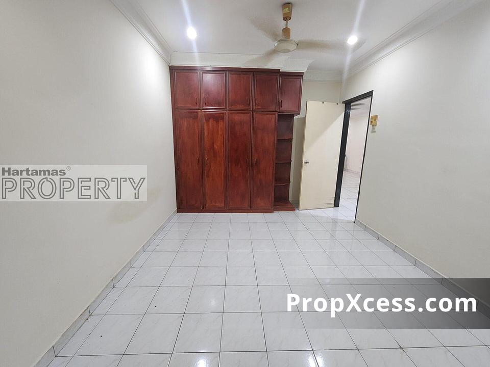 4-Bedroom Terrace / Link for rent in Bandar Utama, Petaling Jaya, Selangor