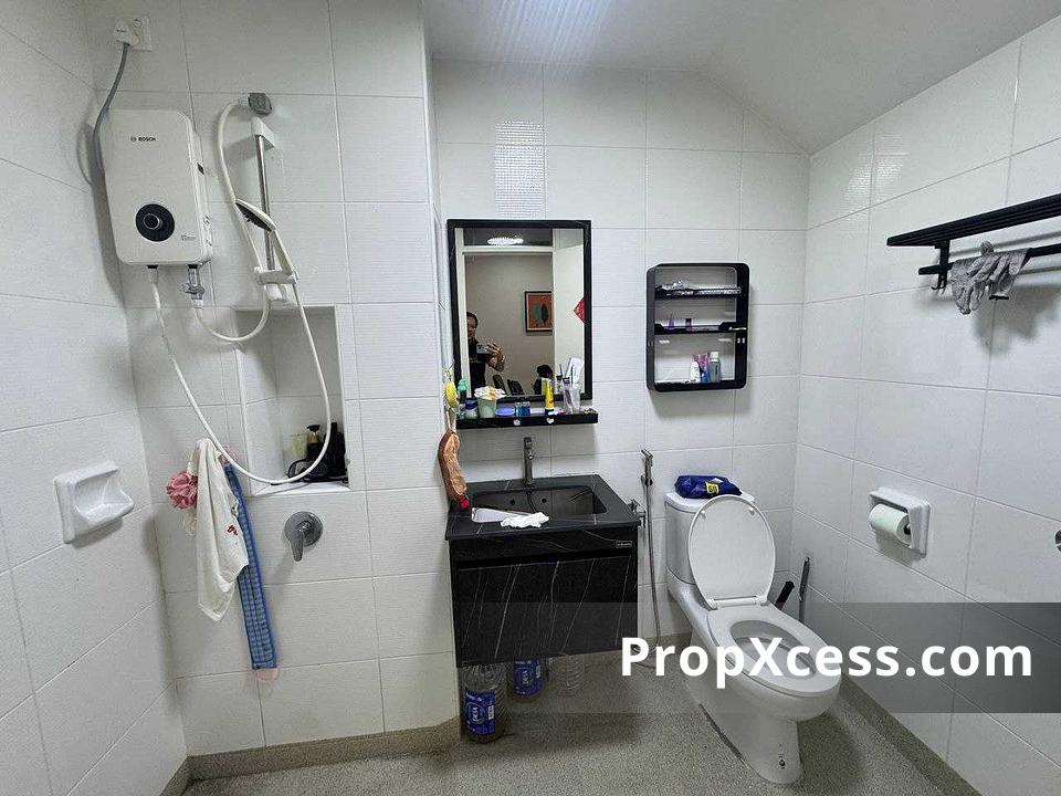 4-Bedroom Terrace / Link for sale in Johor Bahru, Johor photo 5
