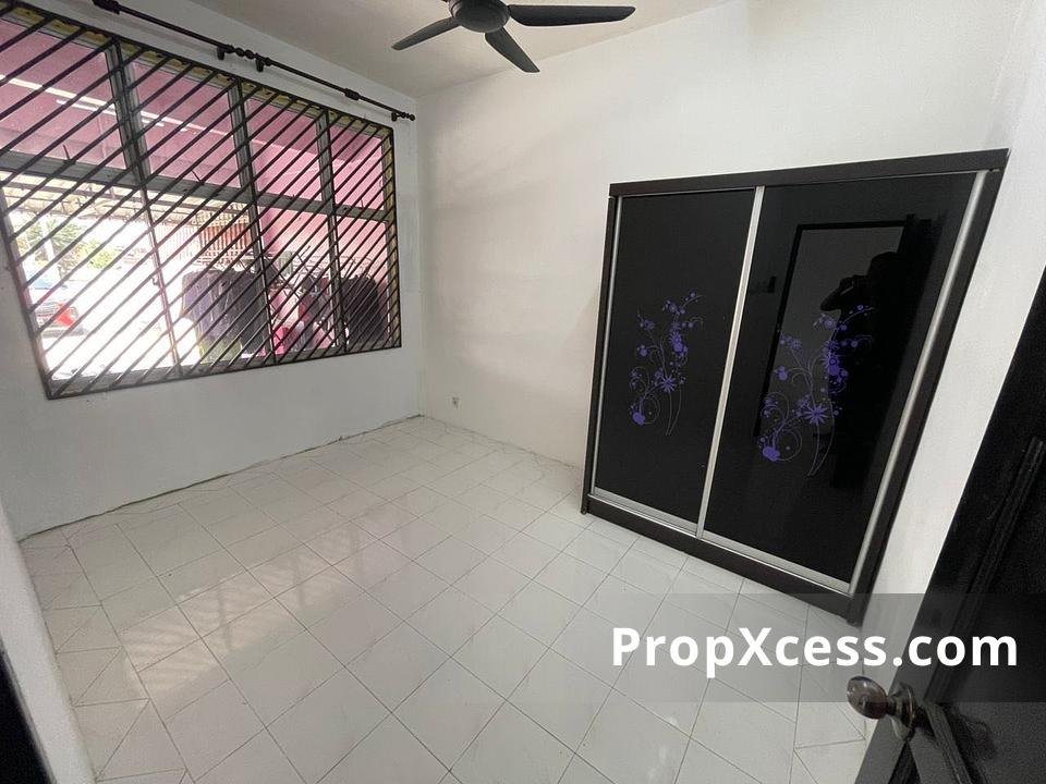 3-Bedroom Terrace / Link for sale in Johor photo 3