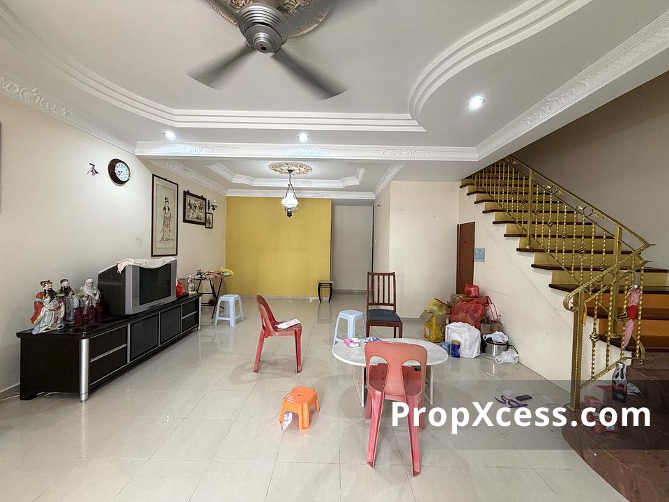 4-Bedroom Terrace / Link for sale in Selangor photo 2