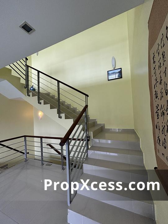 5-Bedroom Terrace / Link for sale in Selangor photo 8