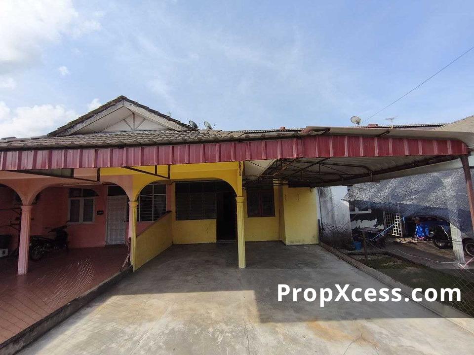 4-Bedroom Terrace / Link for sale in Kelantan photo 1