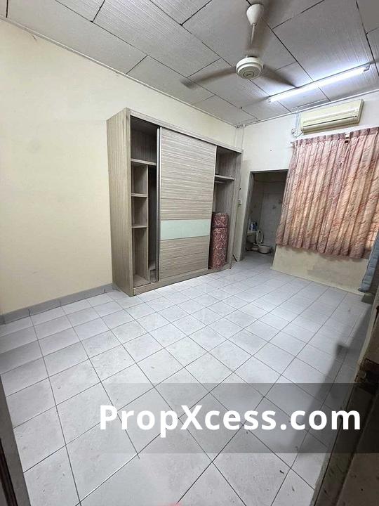3-Bedroom Terrace / Link for sale in Johor Bahru, Johor photo 4