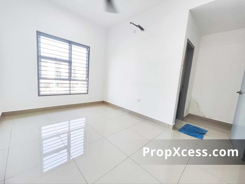 4-Bedroom Terrace / Link for sale in Johor photo 7