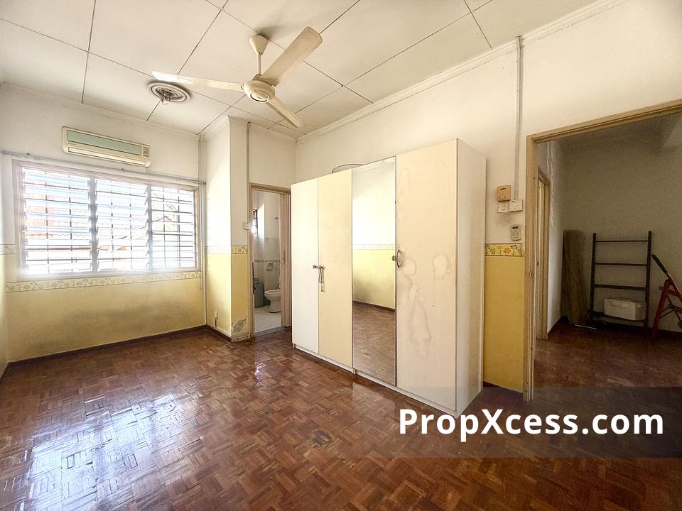 4-Bedroom Terrace / Link for sale in Selangor photo 11