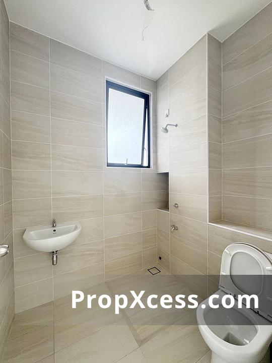 4-Bedroom Terrace / Link for sale in Johor photo 9